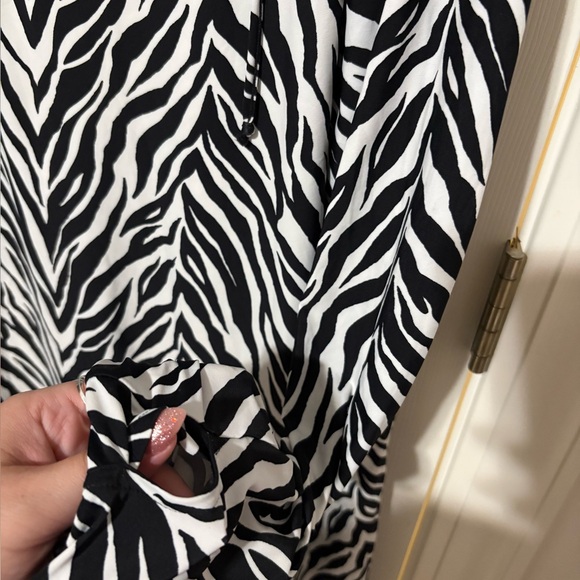 EUC Zebra Print Long Sleeve hooded coverup COOLIBAR - Picture 4 of 7